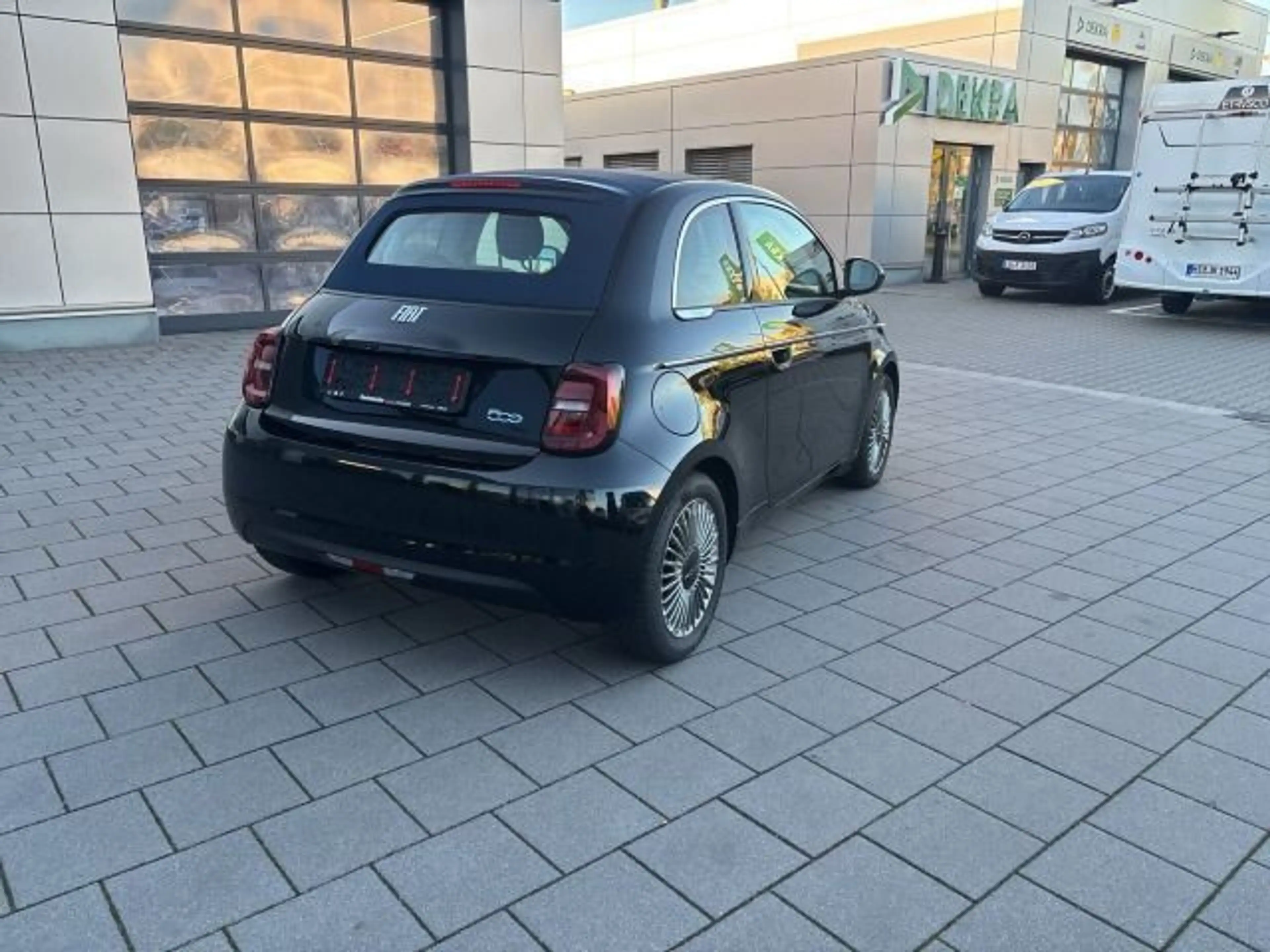 Fiat 500e Cabrio Base 42 kWh *GJR/CarPlay* — photo 11