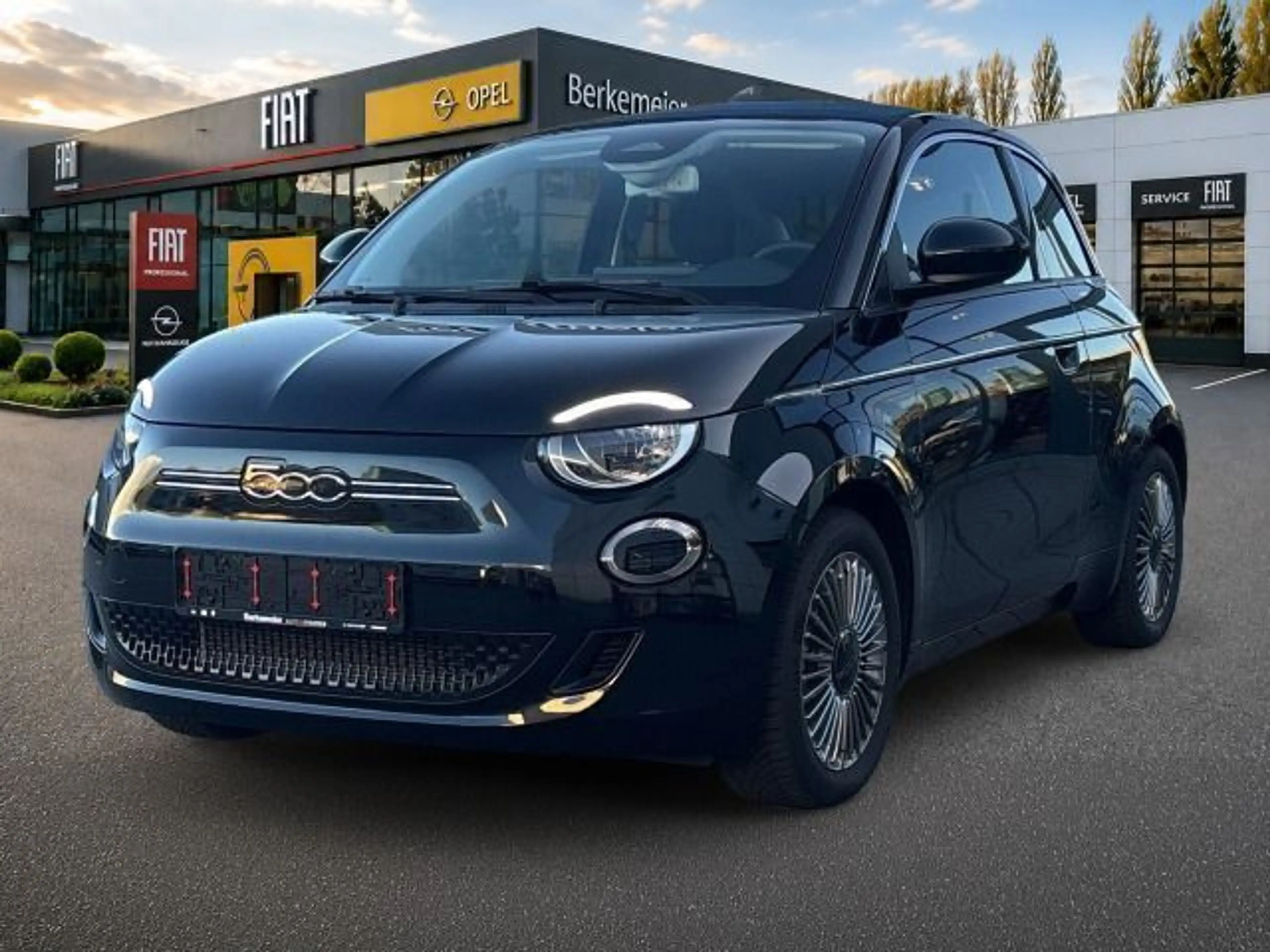 Fiat 500e Cabrio Base 42 kWh *GJR/CarPlay* — photo 2