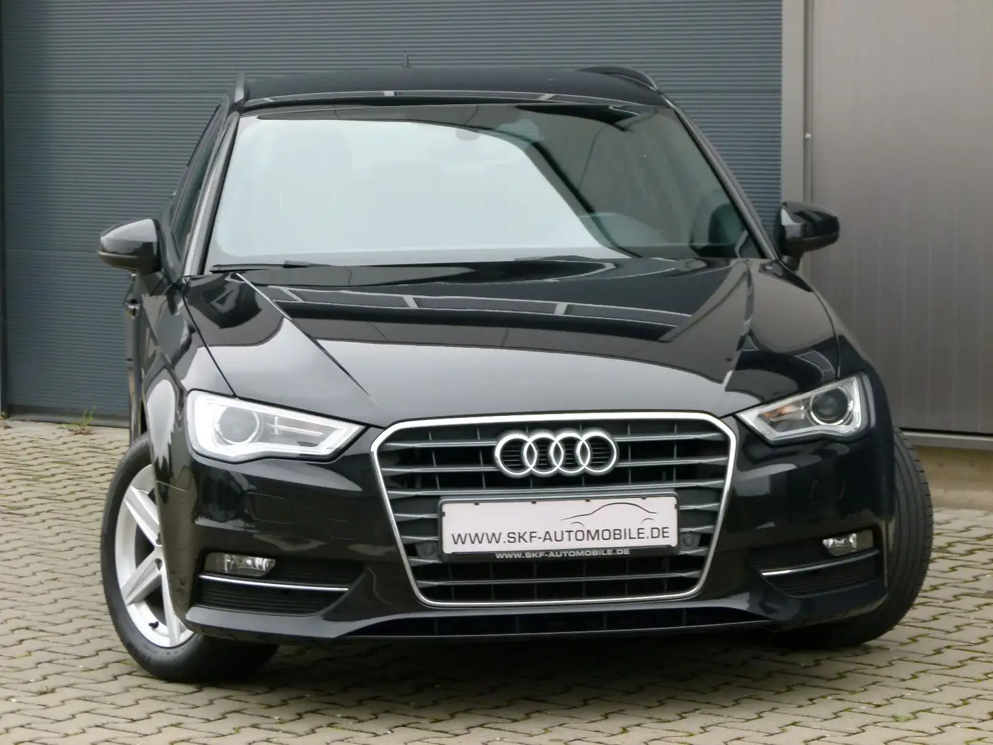 Audi A3 Sportback Bi-Xenon Navi PDC Alu Schwarz - 1