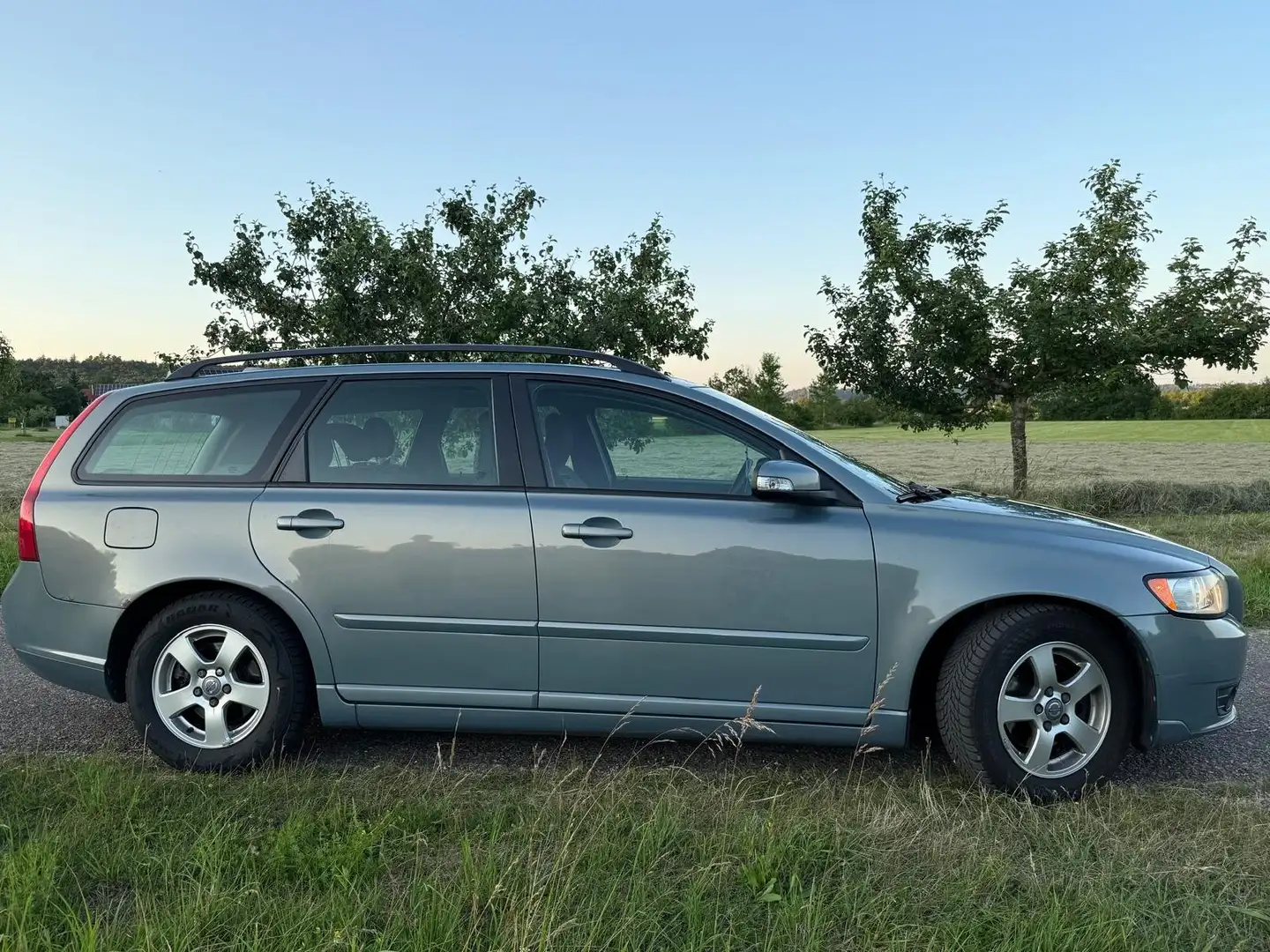 Volvo V50 V50 1.6D DPF DRIVe Blau - 1