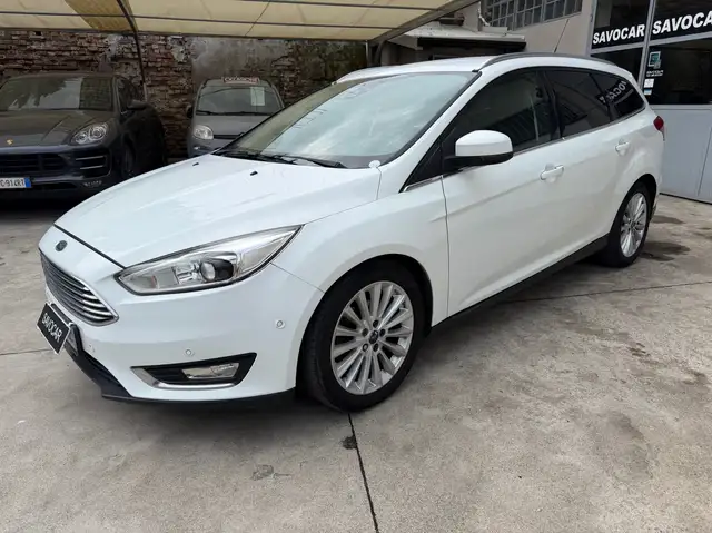 Ford Focus view 6