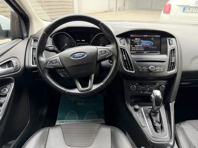 Ford Focus view 16