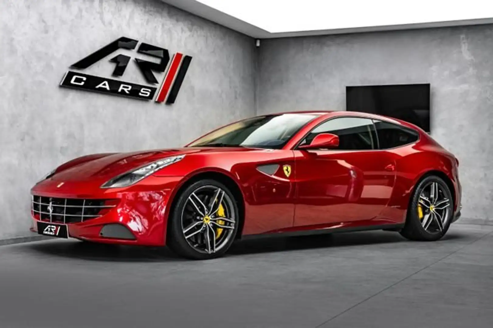 Ferrari FF V12 6.3 660 ch - Carbone Roşu - 1
