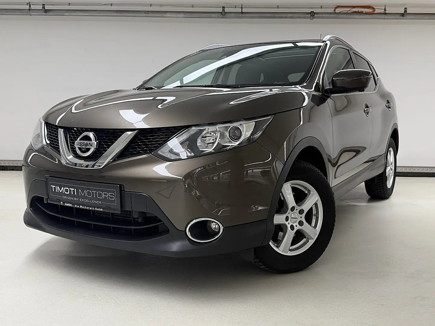 Nissan Qashqai 360 1.6 dCi Automatik – 131 PS 360° Kamera | Pa... Braun - 1
