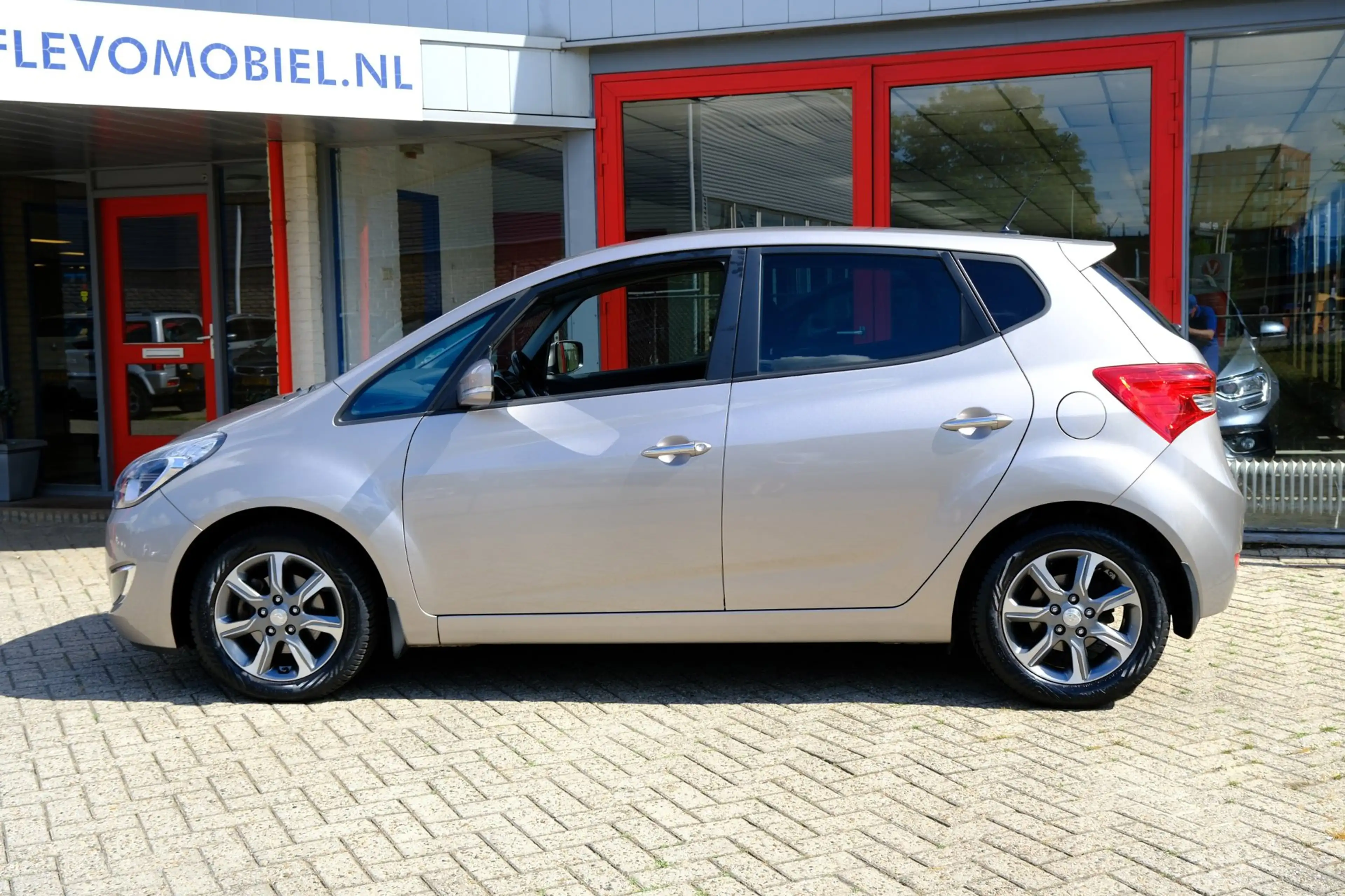 Hyundai iX20 1.4i Go! Navi|Cam|Airco|LMV — photo 26
