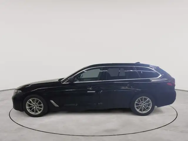 BMW 5 Series view 6