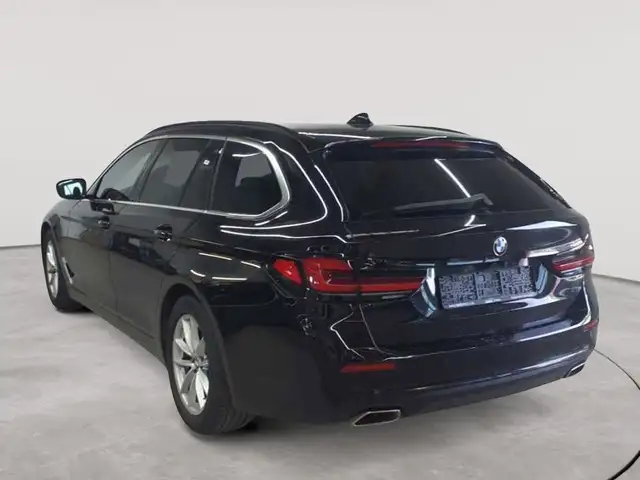 BMW 5 Series view 5