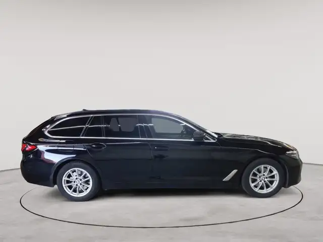 BMW 5 Series view 3