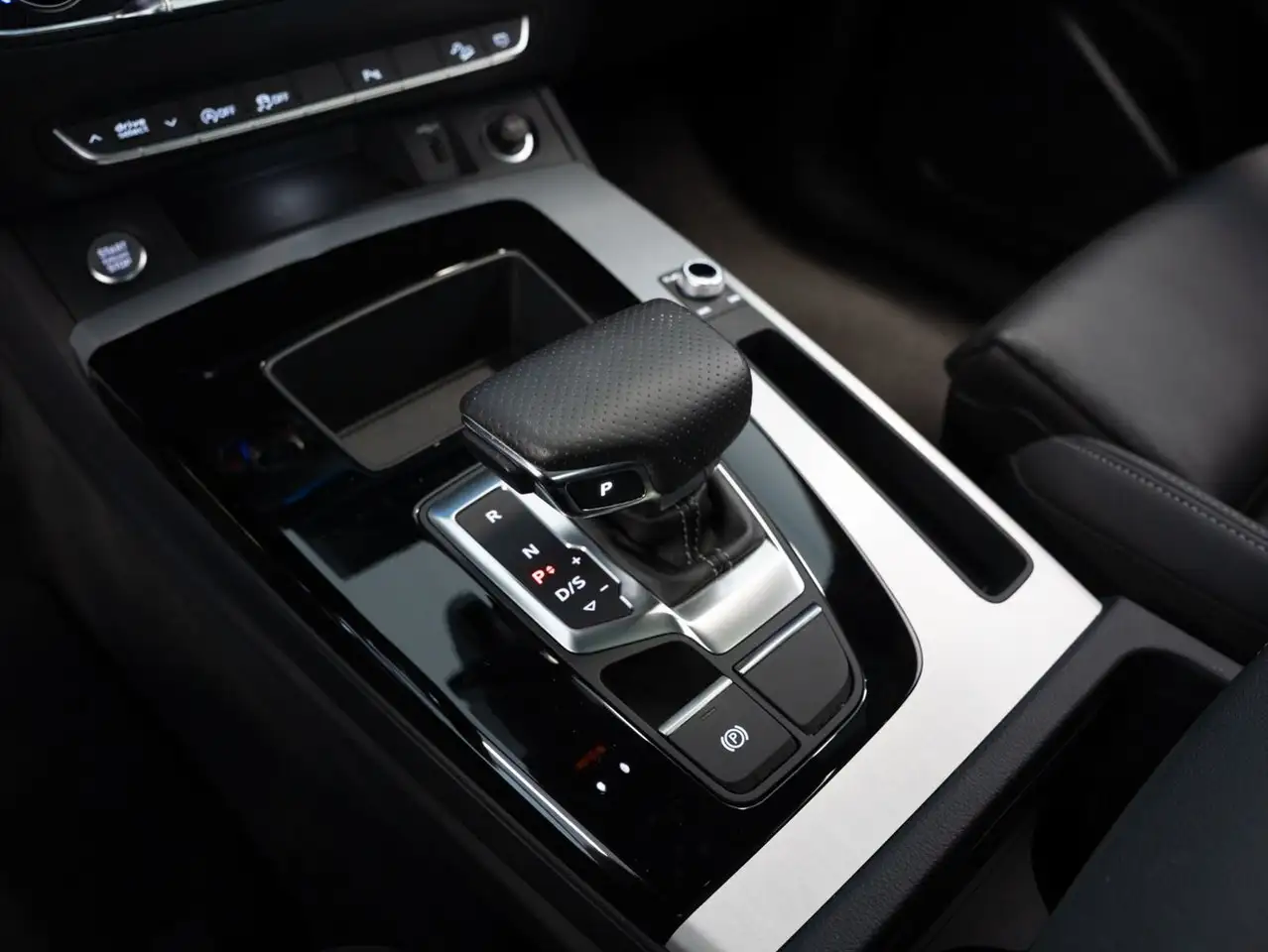 Audi Q5 снимка Audi Q5