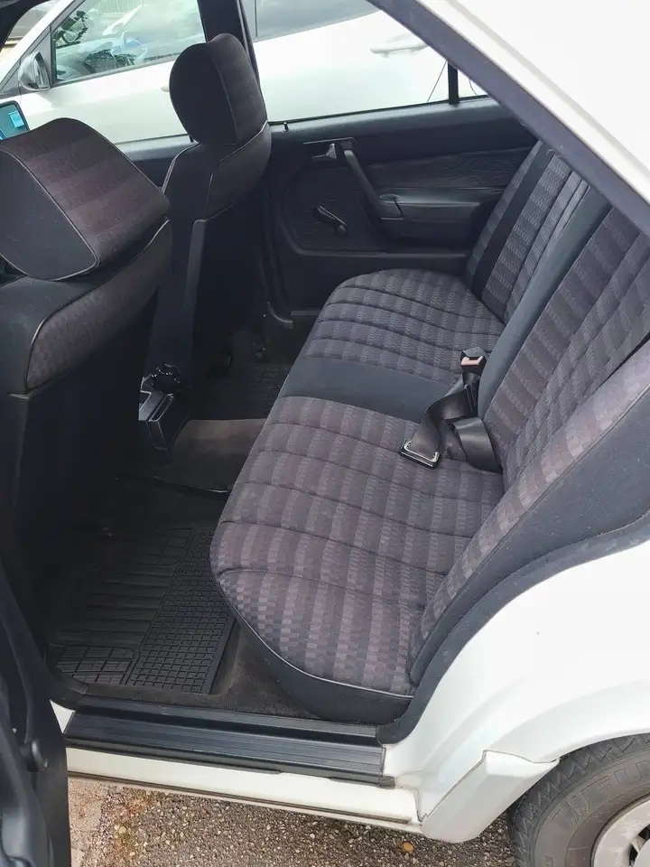 Mercedes-Benz 190 E 1.8, foto 4