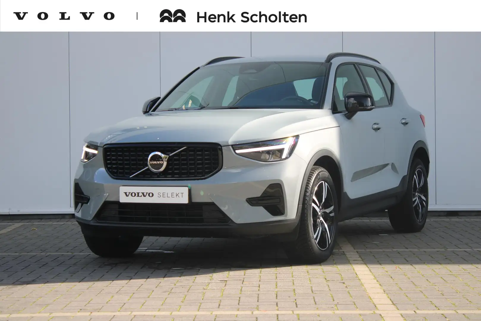 Volvo XC40 B4 Plus Dark | Verwarmbare Voorstoelen en Stuurwie Grijs - 1