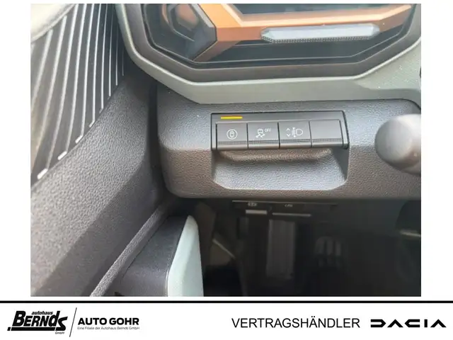 Dacia Duster view 10