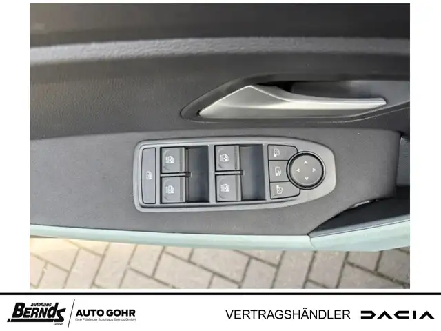 Dacia Duster view 9