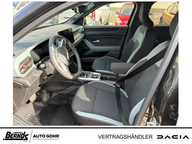 Dacia Duster view 8
