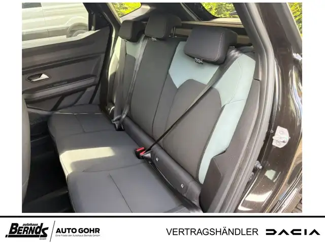 Dacia Duster view 6