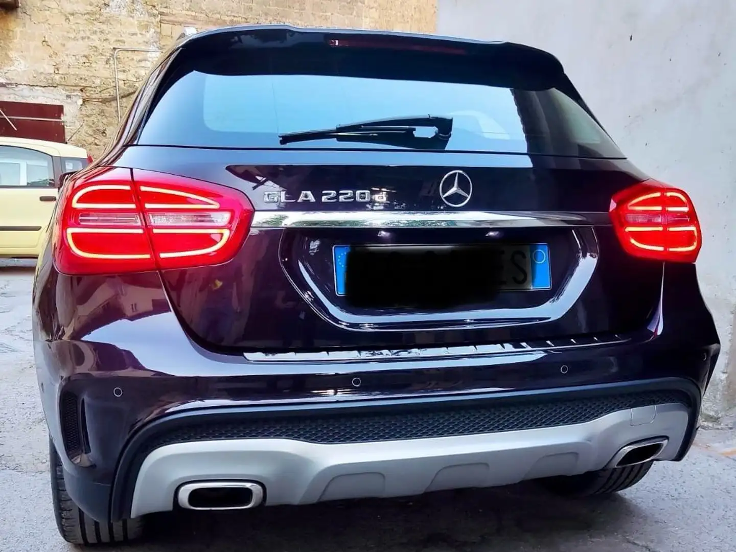 Mercedes-Benz GLA 220 Automatic sport amg Mauve - 1