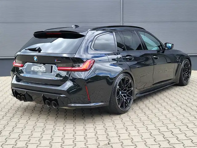 BMW M3 view 3