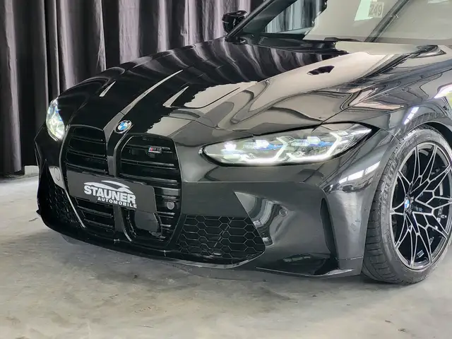 BMW M3 view 5