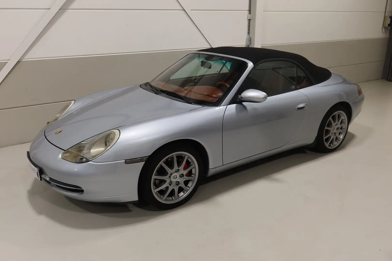 Porsche 996 Cabrio 3.4 Carrera 4 I Goed onderhouden I facturen Grijs - 2