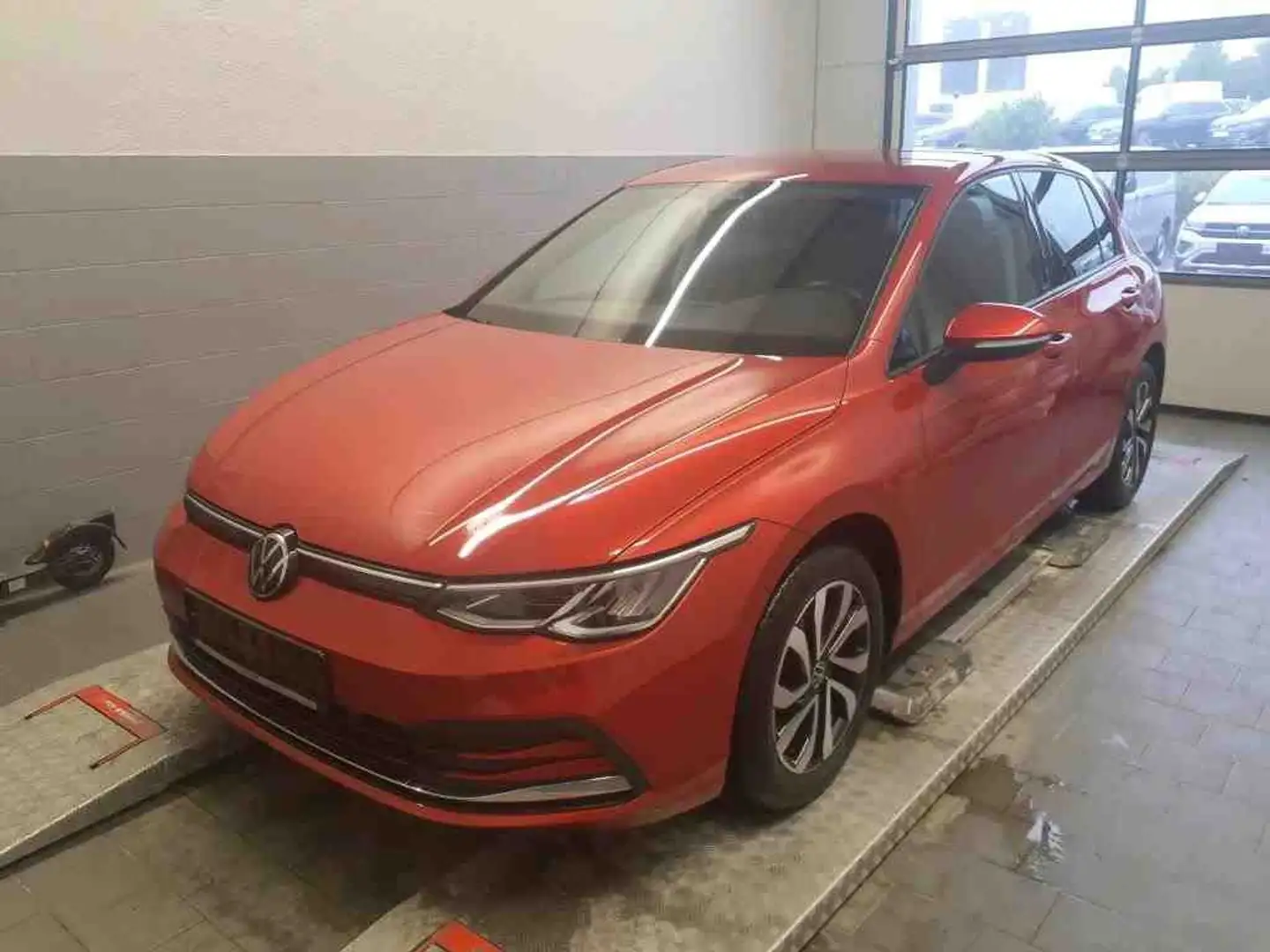 Volkswagen Golf VIII 1.5 TSI ACTIVE +LED +ACC +VIRTUAL +NAVI +SHZ Rot - 2