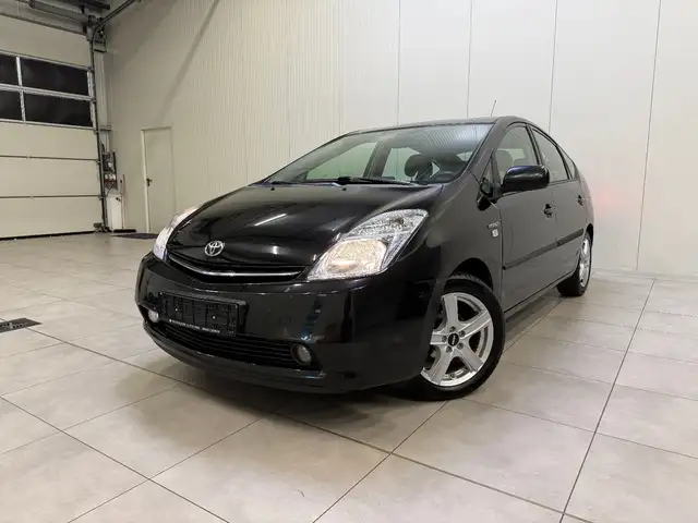Toyota Prius Sol / NAVI / LEDER / SHZ / LM-FELGEN