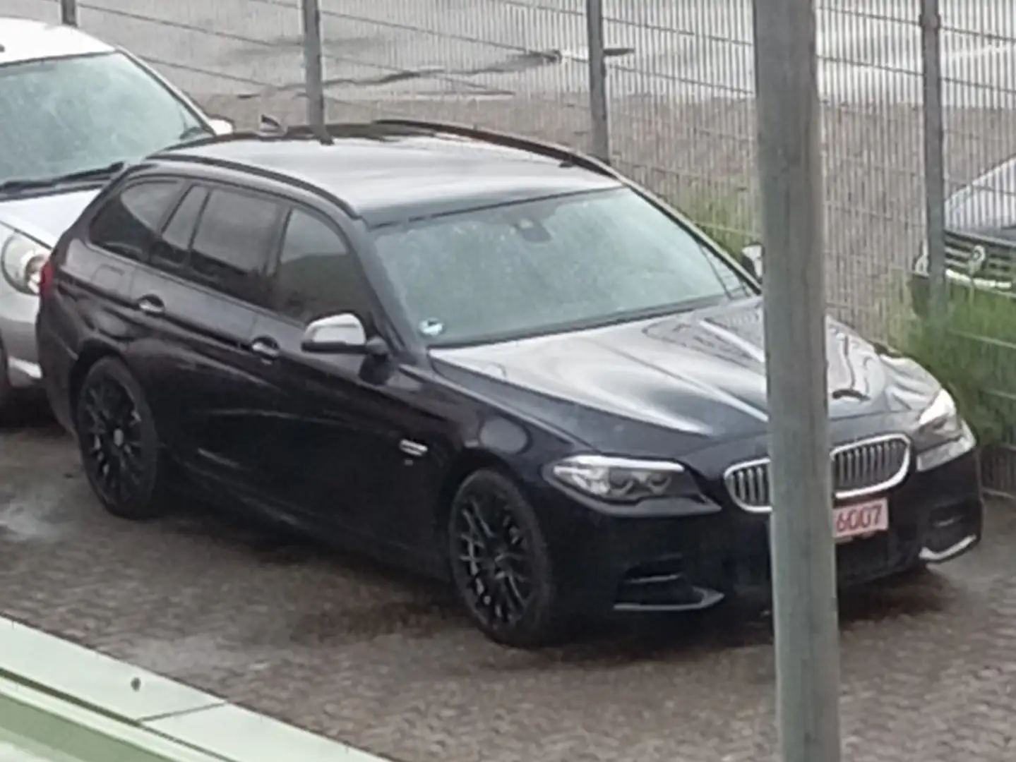 BMW 550 M550d xDrive Touring Sport-Aut. / Standhzg / 20" Zwart - 1