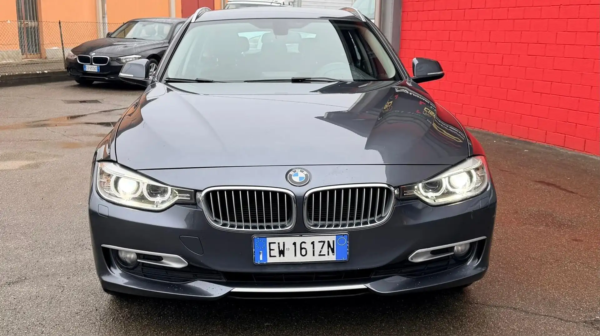 BMW 318 318d Touring Sport Gris - 2