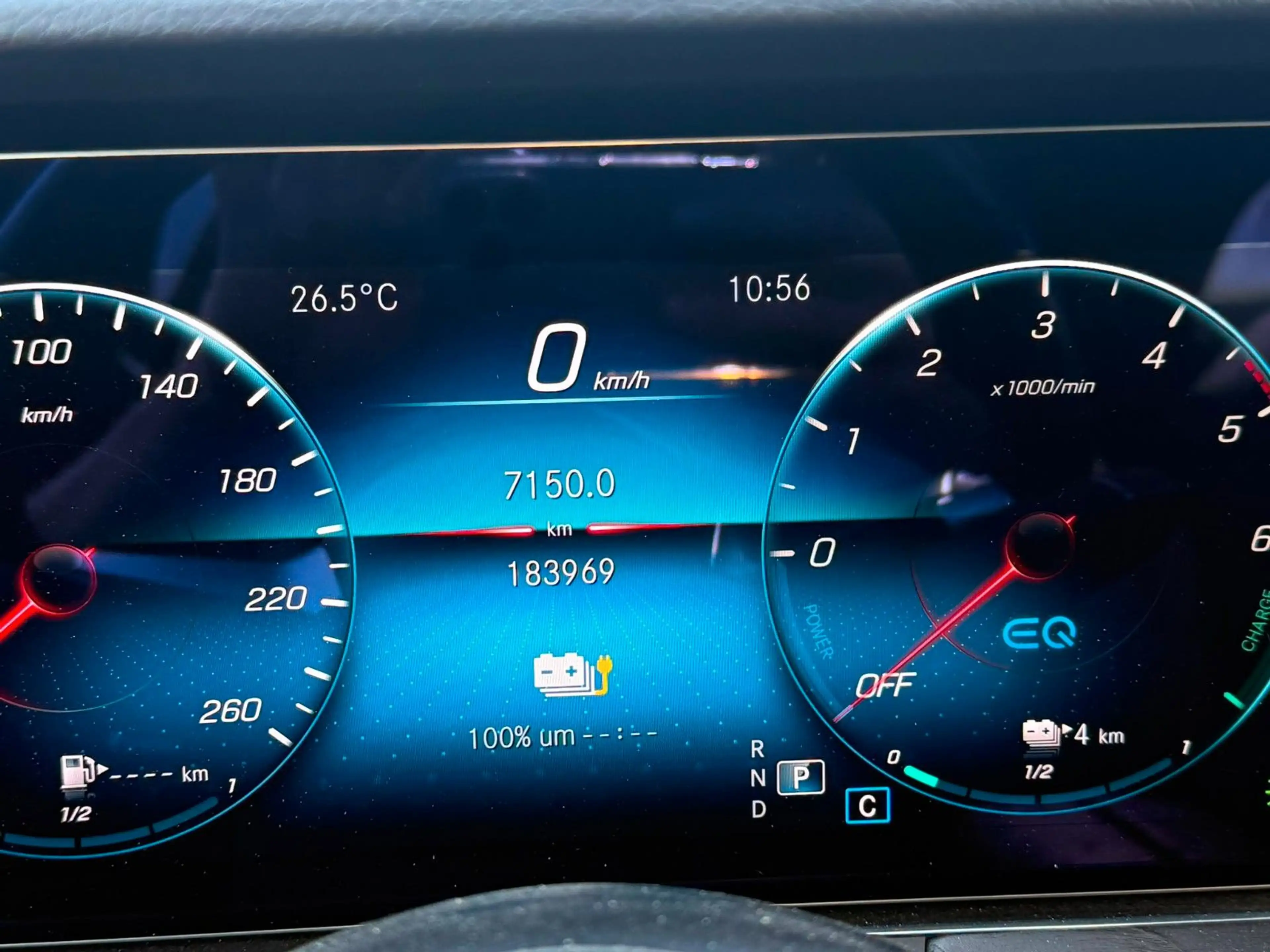 Mercedes-Benz E 300 T-Modell E 300 de 4Matic — photo 11