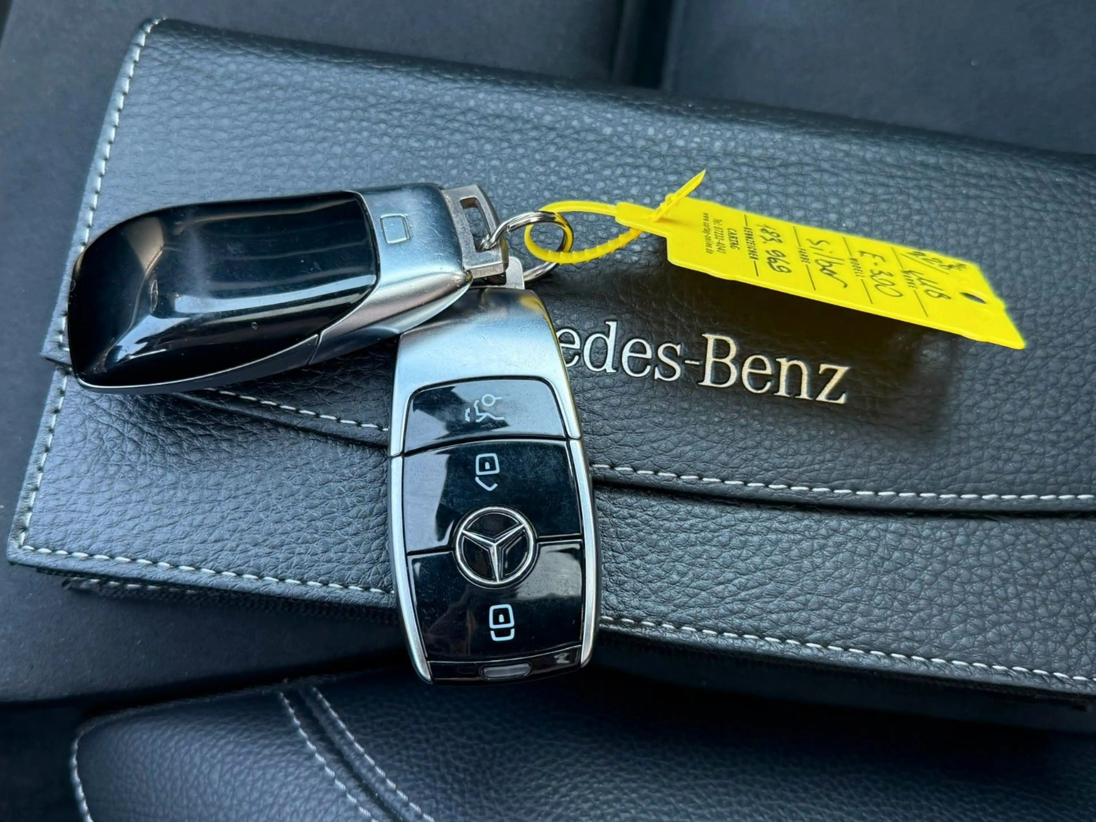 Mercedes-Benz E 300 T-Modell E 300 de 4Matic — photo 6