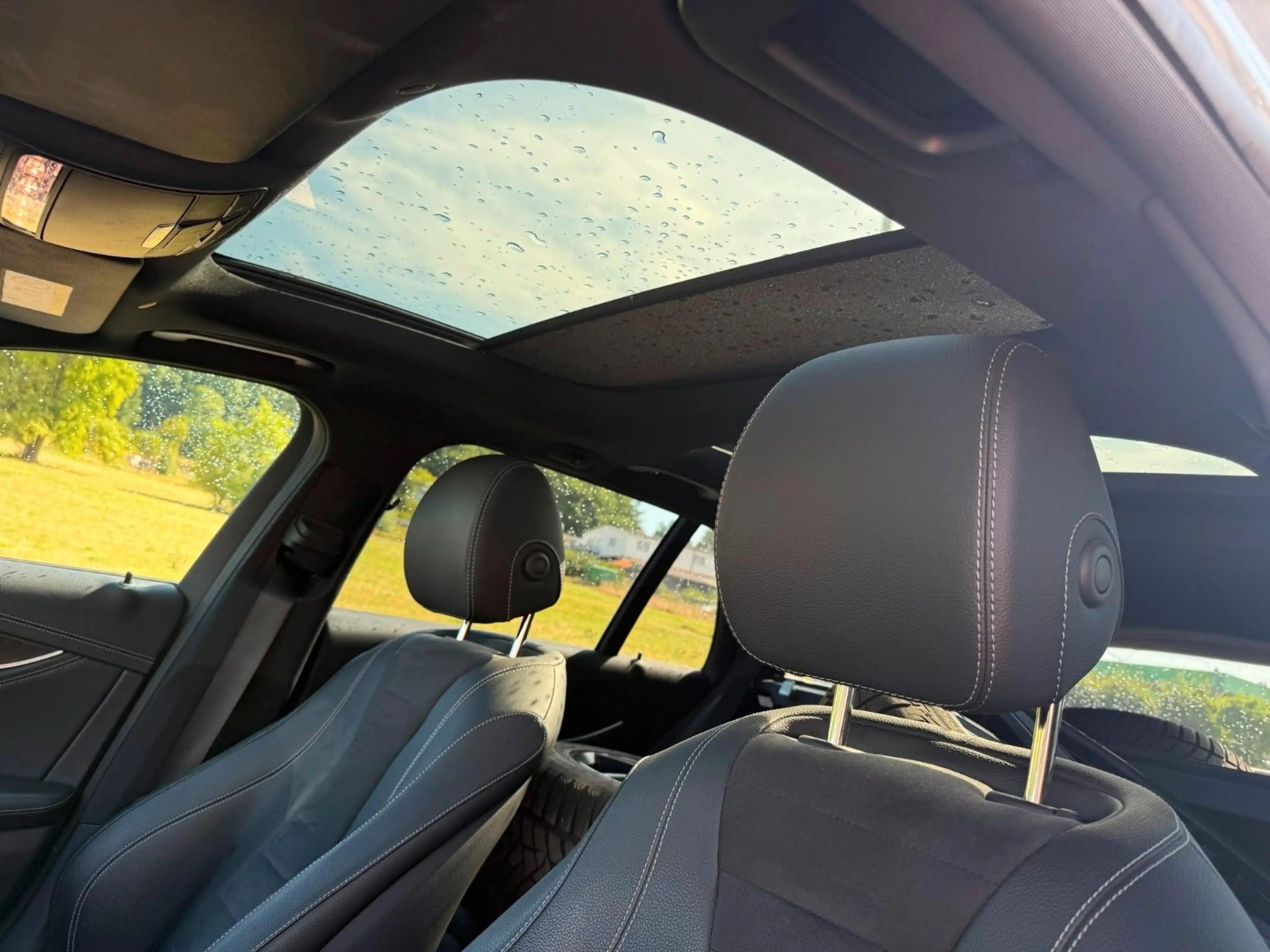 Mercedes-Benz E 300 T-Modell E 300 de 4Matic — photo 7