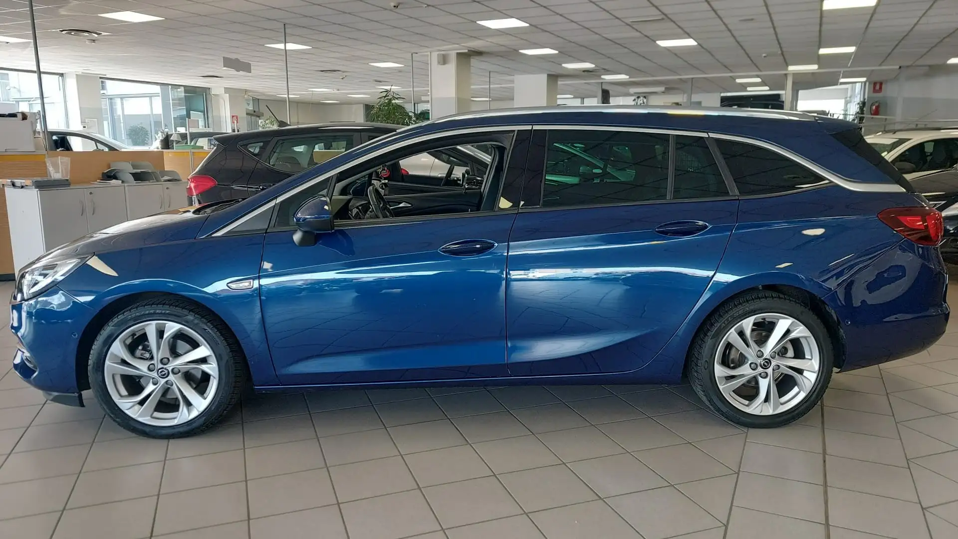 Opel Astra Astra SportsTourer 1.5 cdti ELEGANCE AUTOCARRO 5 P Blu/Azzurro - 1