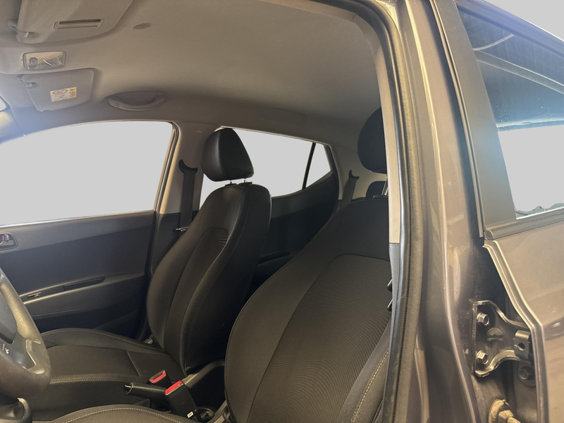 Hyundai i10 1.0i Comfort — photo 15