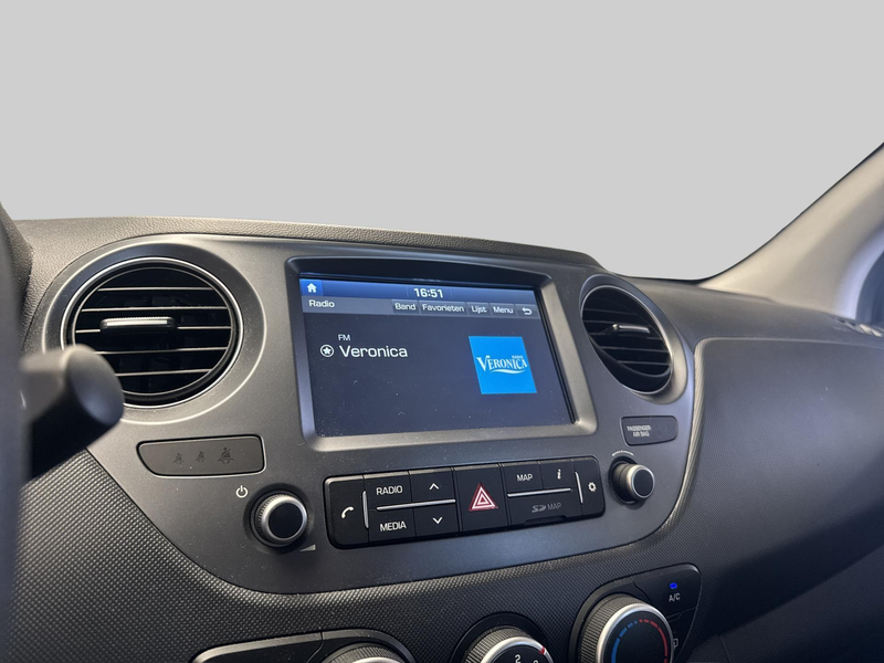 Hyundai i10 1.0i Comfort — photo 5