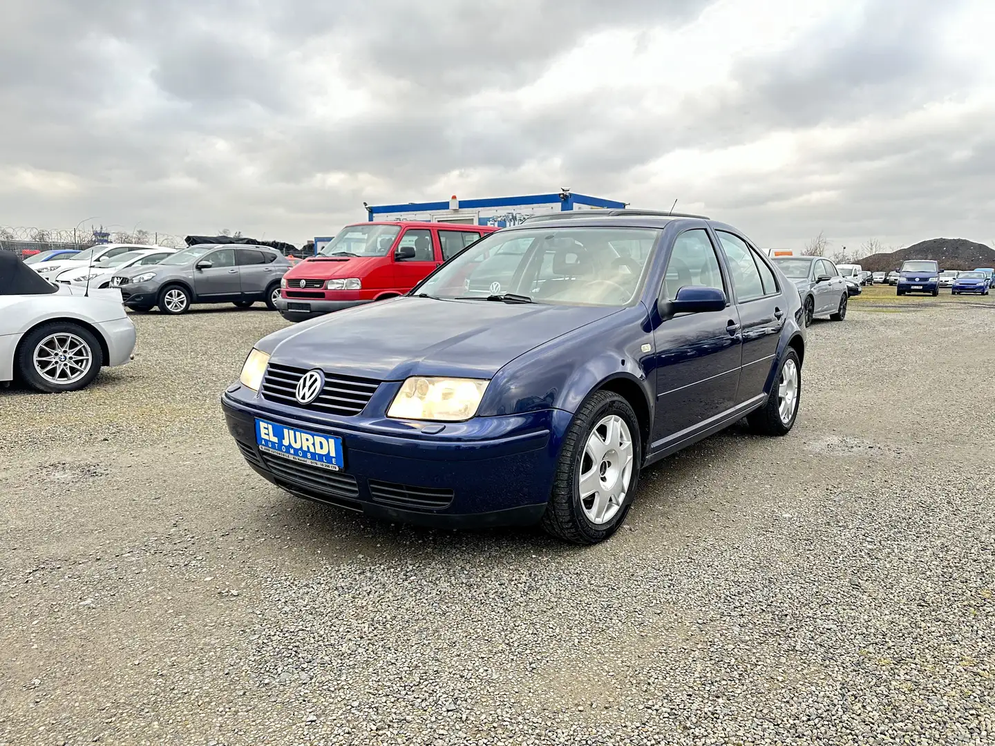 Volkswagen Bora 2.0 L *Highline*Klimatronik*TÜV & AU bis 05.25* Modrá - 1