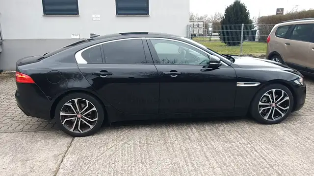 Jaguar XE Pure,Navi
