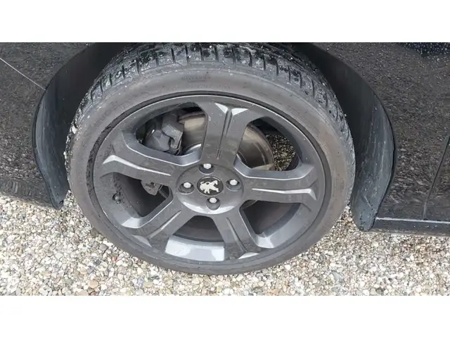 Peugeot 308 view 11