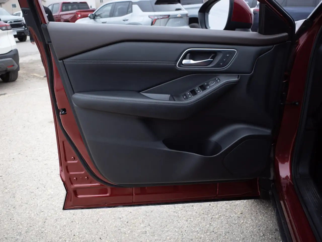 Nissan Rogue снимка Nissan Rogue
