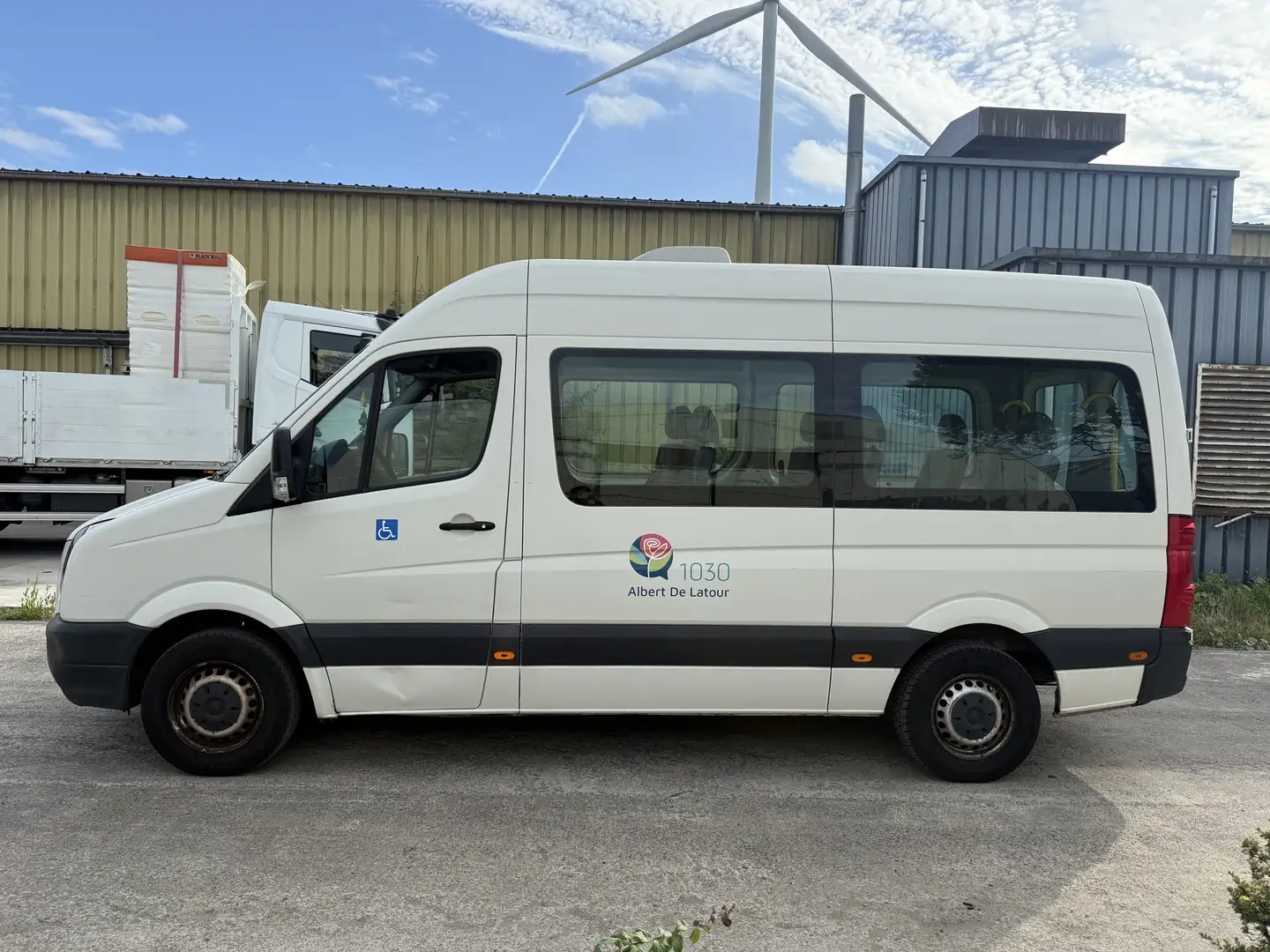 Volkswagen Crafter 2.5L minibus 9p airco full options tel whatsap - 1