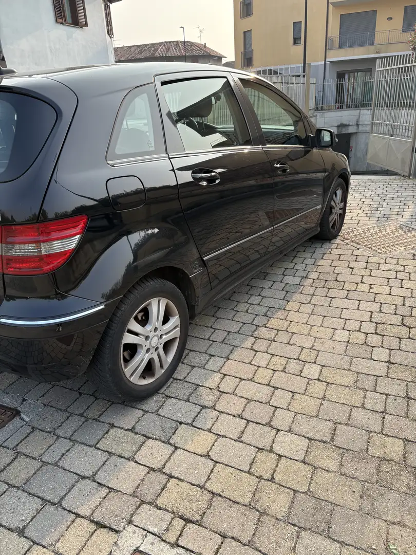 Mercedes-Benz B 200 Negro - 2
