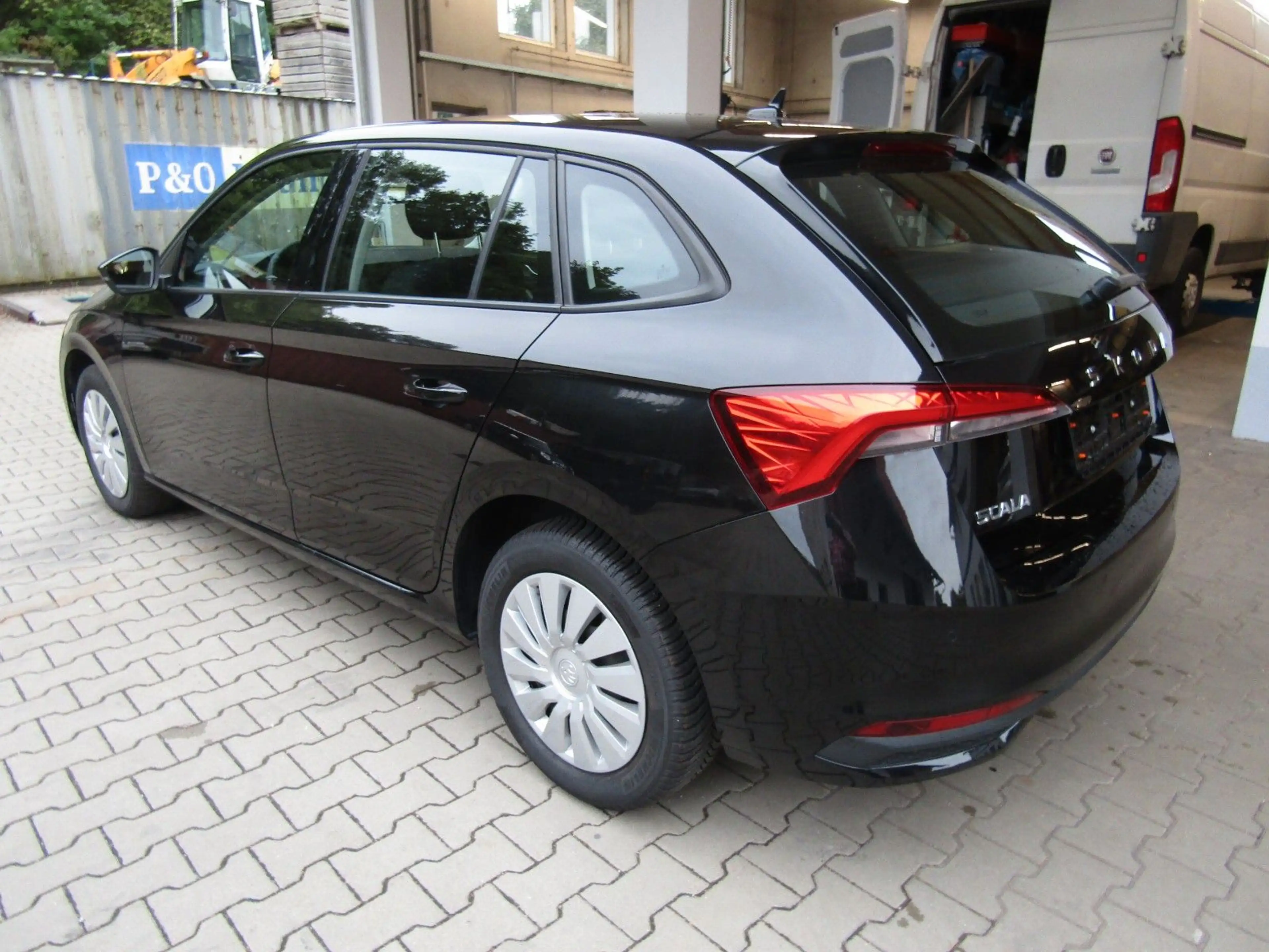 Skoda Scala Essence PDC LED DAB Top Zustand — photo 8