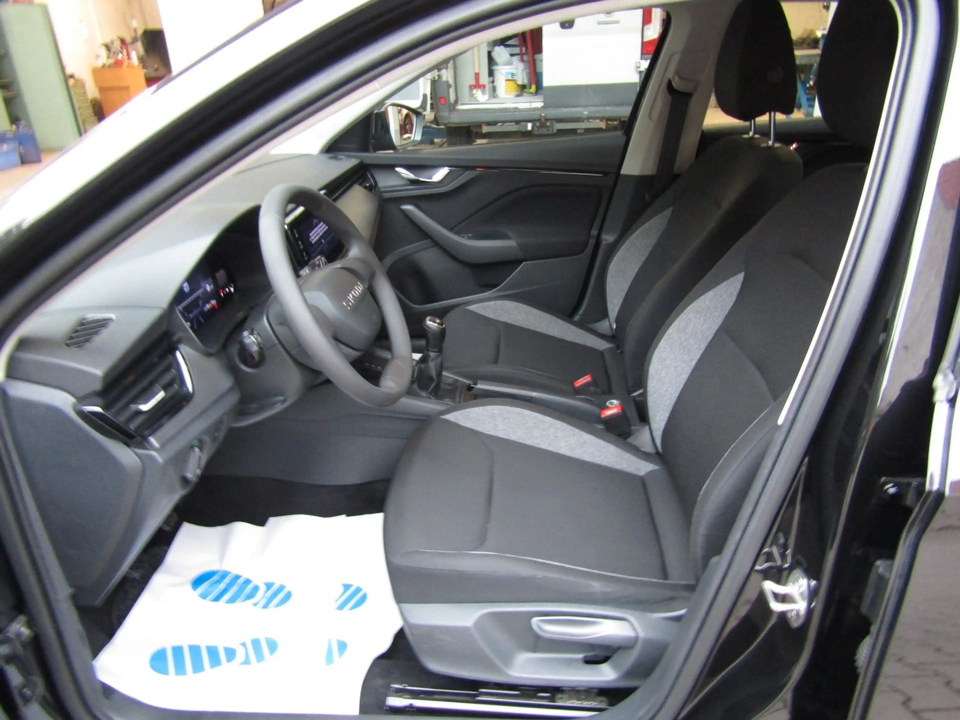 Skoda Scala Essence PDC LED DAB Top Zustand — photo 10
