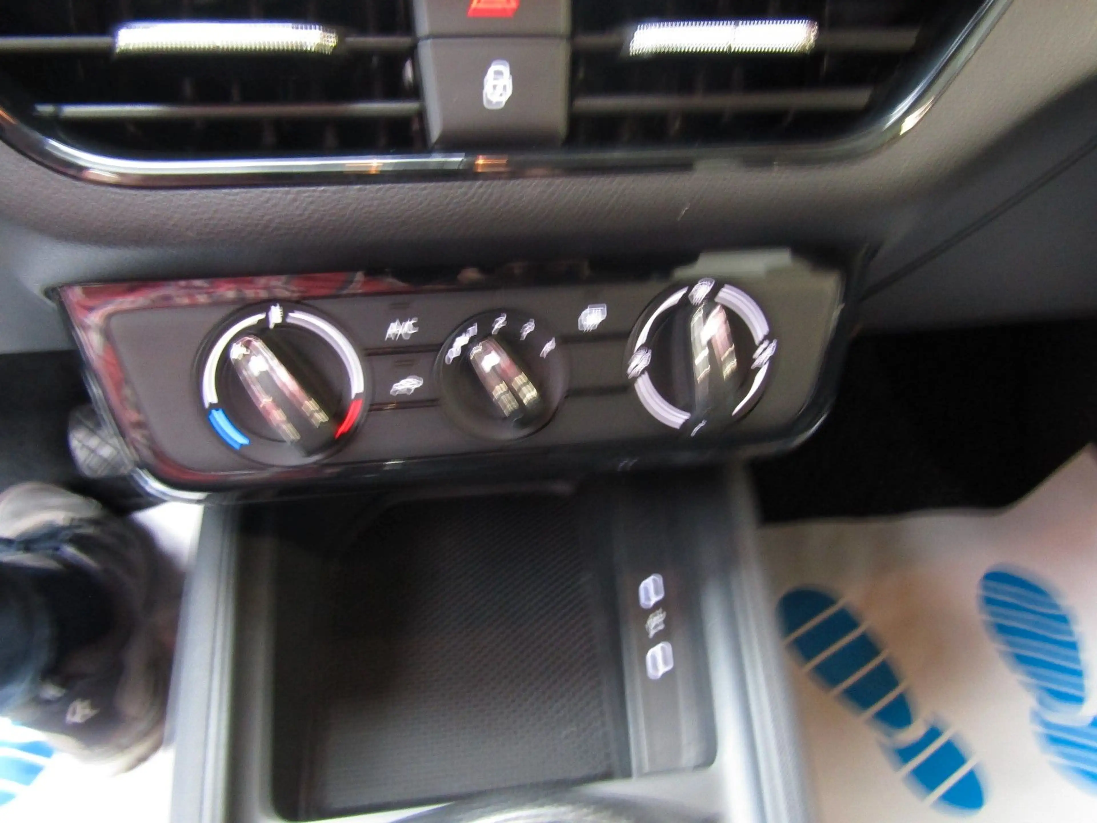 Skoda Scala Essence PDC LED DAB Top Zustand — photo 13