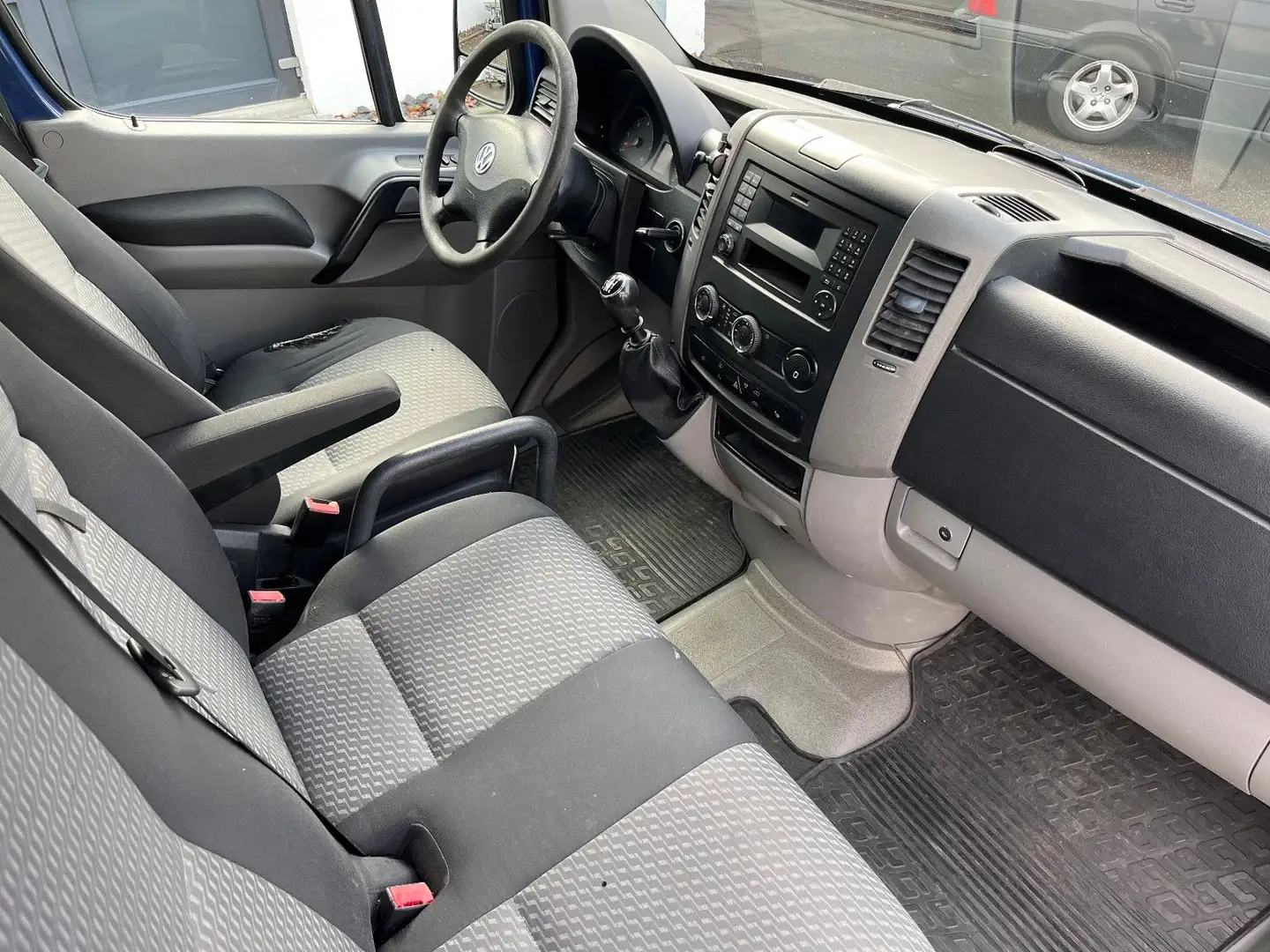 Volkswagen Crafter 2.0 TDI Kasten 35 L1H1 Klima/Bott Blau - 2