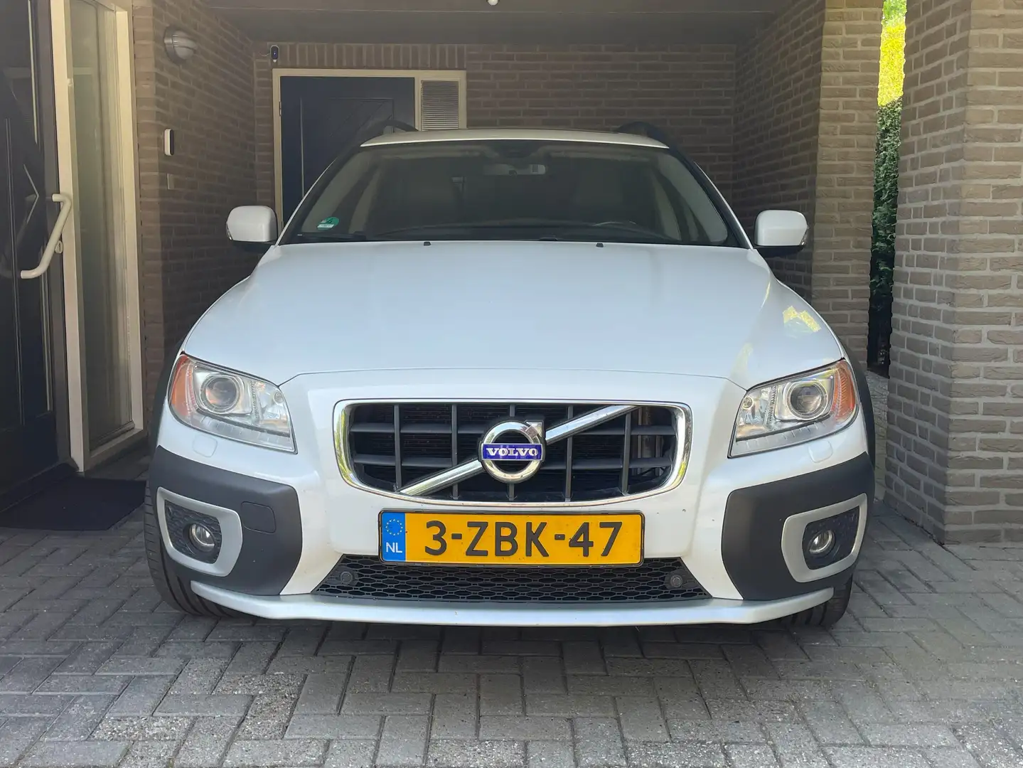 Volvo XC70 XC70 2.4 D5 Summum AWD Geartronic Bílá - 1