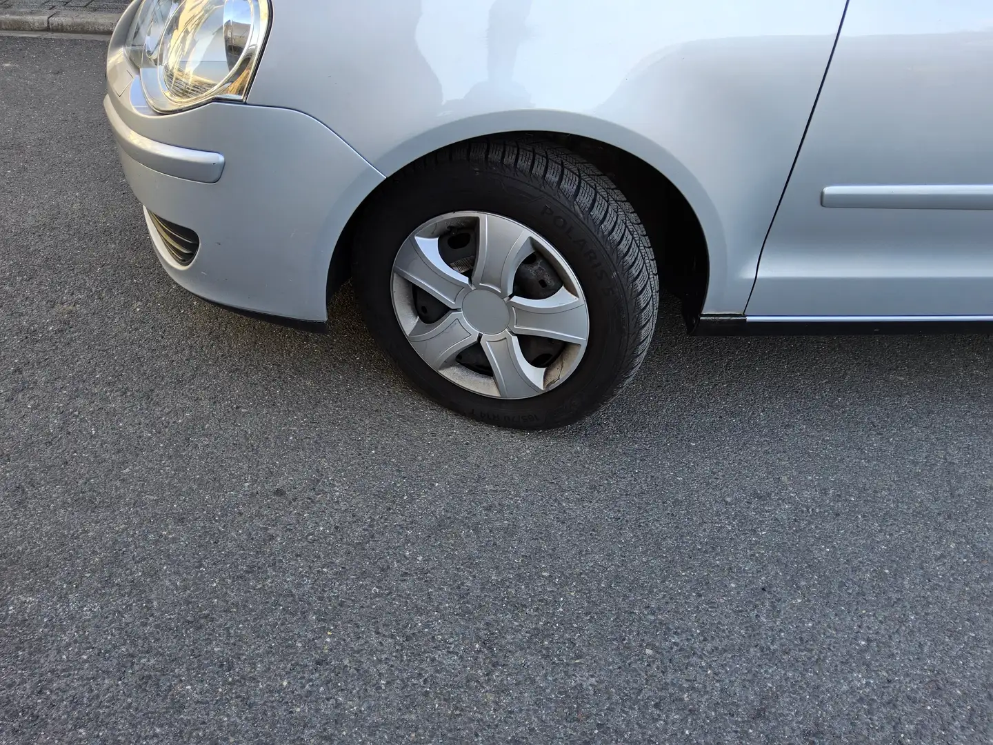 Volkswagen Polo Tour/Klima/*5-türig*/TOP-ZUSTAND Silber - 2