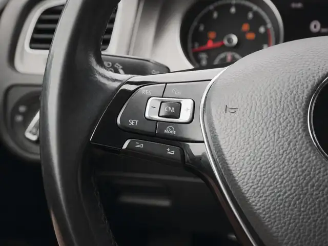 Volkswagen Golf view 20