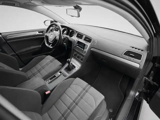 Volkswagen Golf view 5