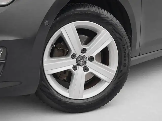 Volkswagen Golf view 18
