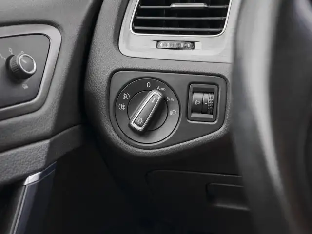 Volkswagen Golf view 22