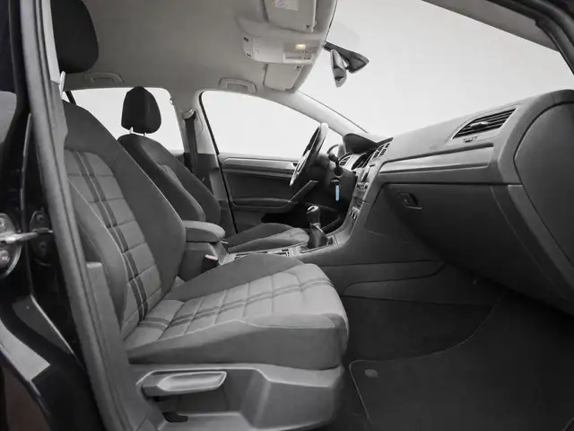Volkswagen Golf view 27